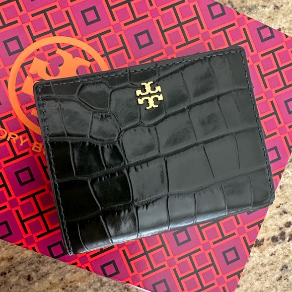 Tory Burch Handbags - New Tory Burch wallet 🍭